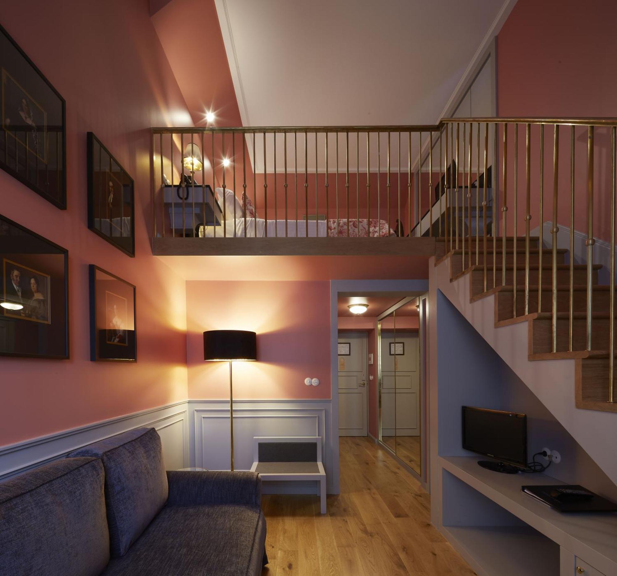 Family Room,1371406205:JPEG