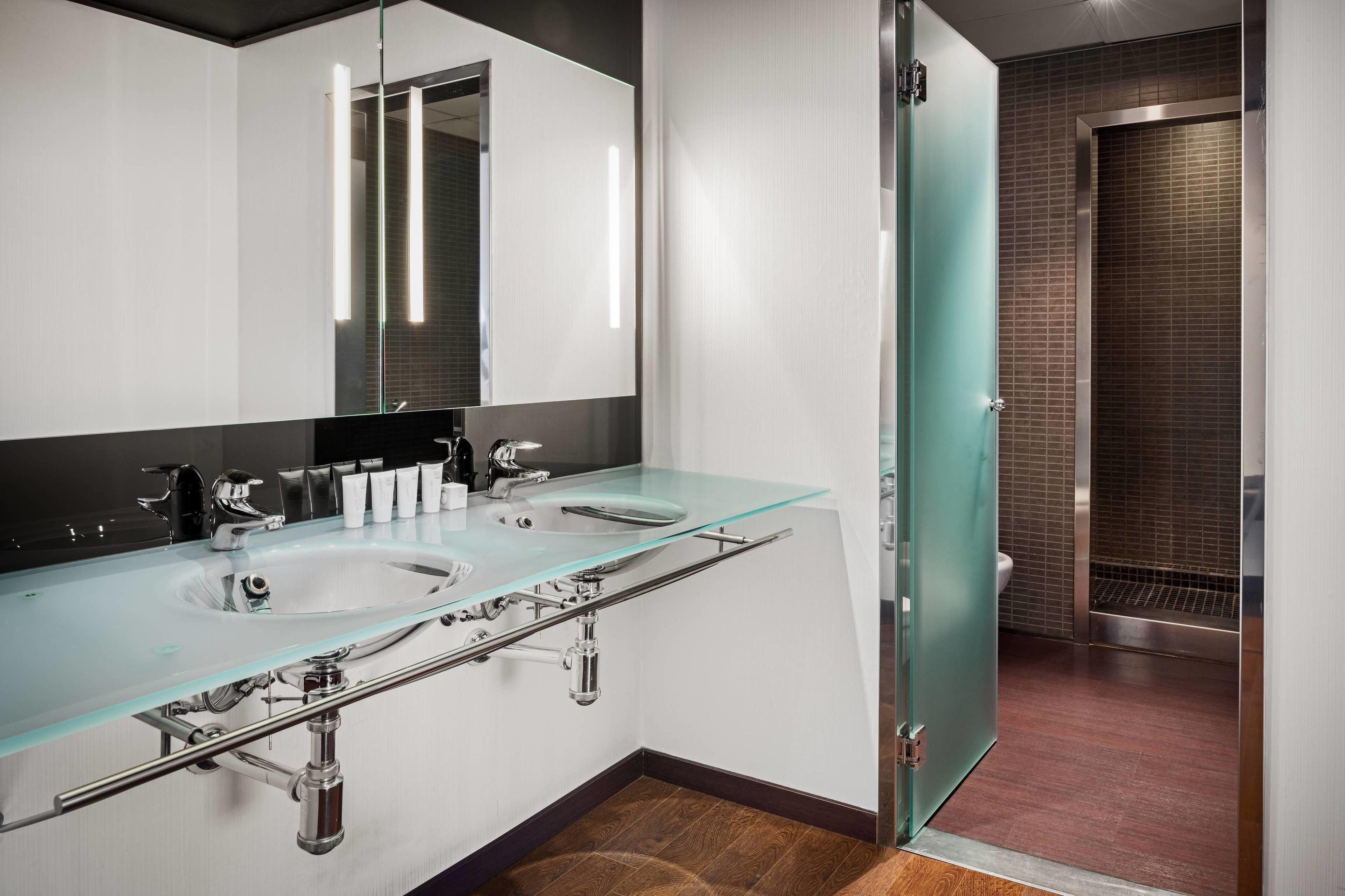 Superior Family King Room with Sofa Bed,1713432783:JPEG